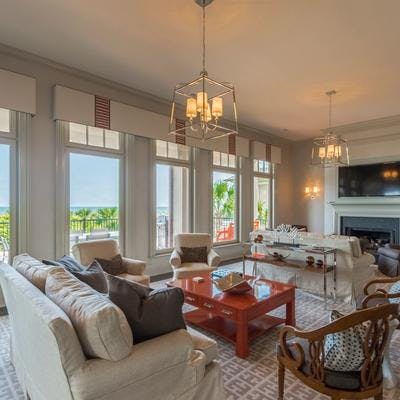 An oceanfront living room in a Kiawah Island vacation rental. 
